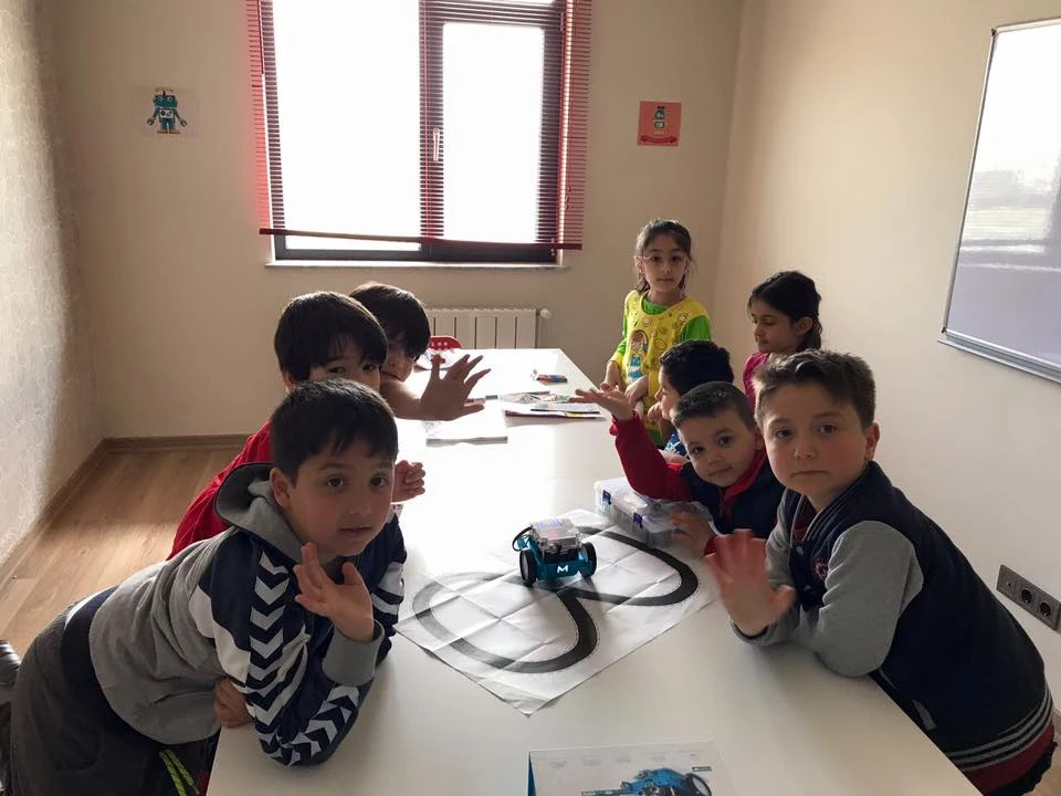 SmartTech Kids Club workshop photograph 3