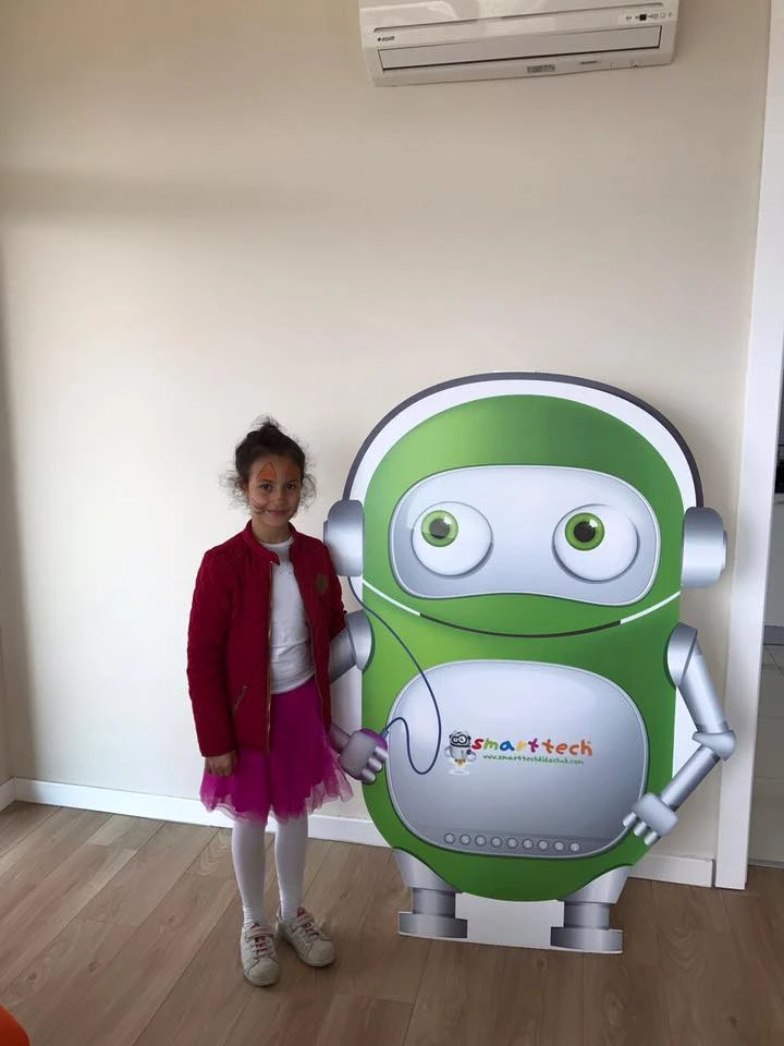 SmartTech Kids Club workshop photograph 8